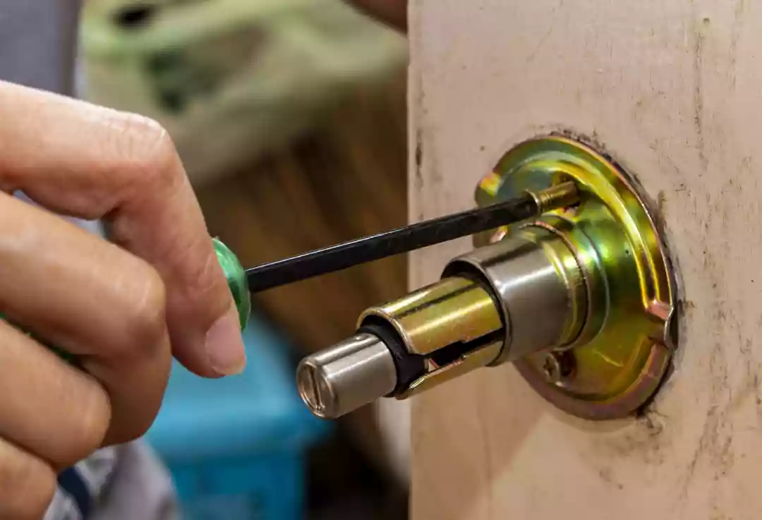 Why Hire A Locksmith Instead Of DIY?