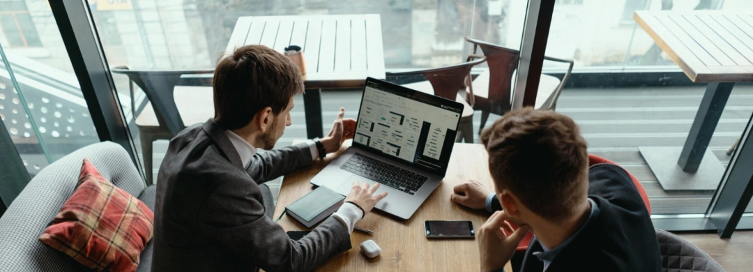 What Are The Risks and Rewards Of Investing In The UK?