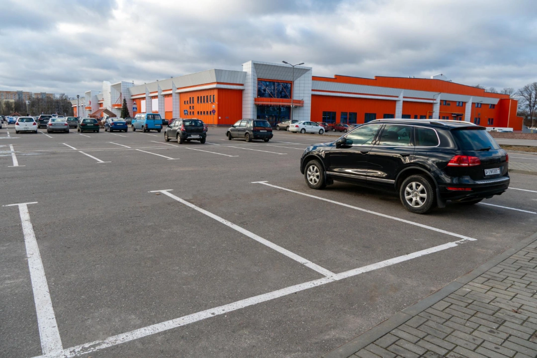 Why Professional Cleaning Is Essential For Retail and Business Parks