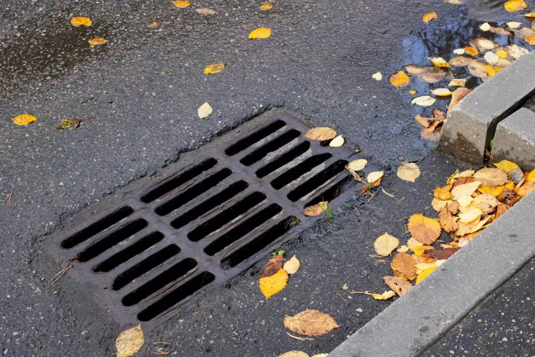 Who Is Responsible For Repairing and Clearing Drains?
