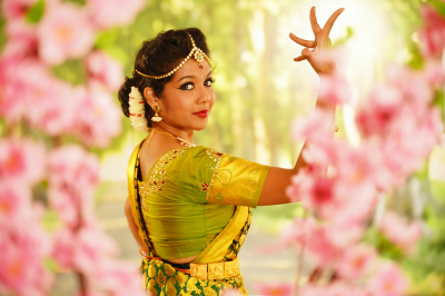 Bollywood Dancers